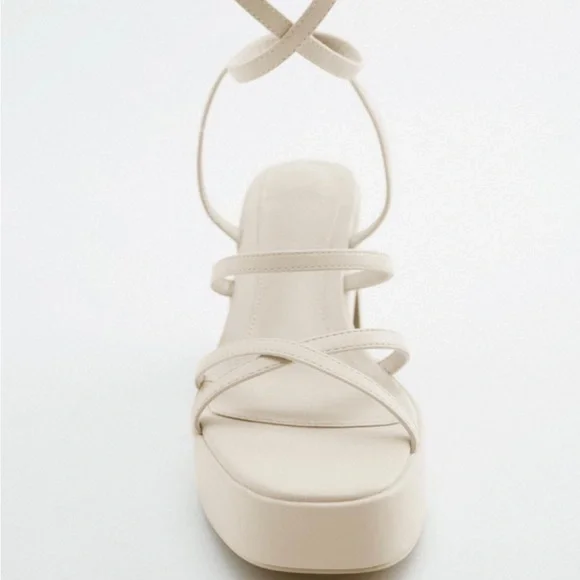 SHOES - Picture 5 of 11